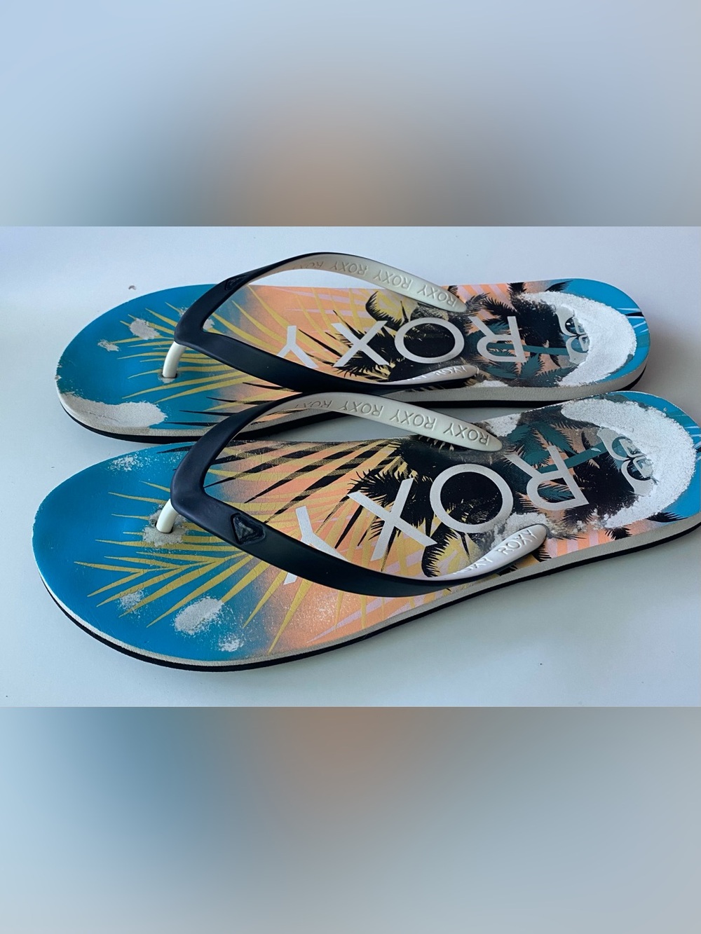 Roxy Tropical Palm Flip Flops in Blue, Peach & Black
